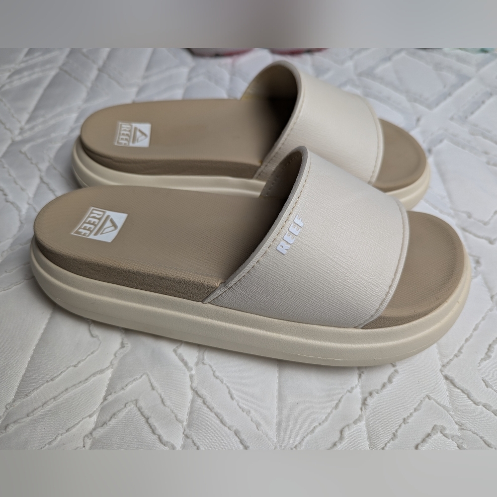 Reef Women's Cream Slide Sandals